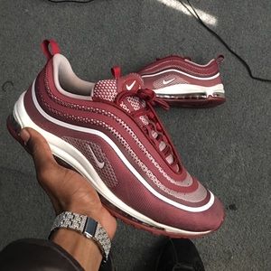 Nike air maxes 97’
